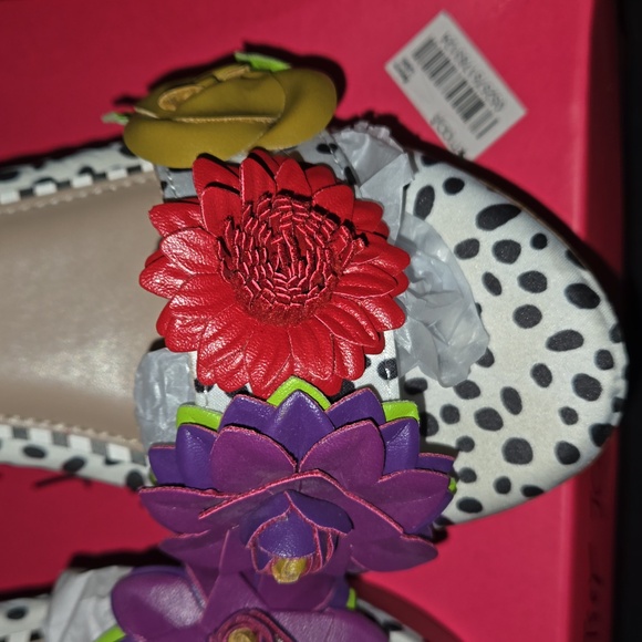 Rosee Betsey Johnson shoes - Picture 3 of 6